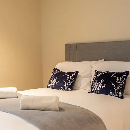 Apartment Luxury 2 Bedroom With Free Parking In The Heart Of *