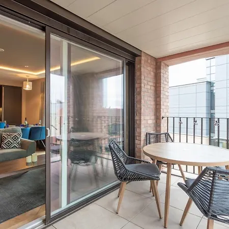 Apartamento Luxury 2 Bedroom With Free Parking In The Heart Of *