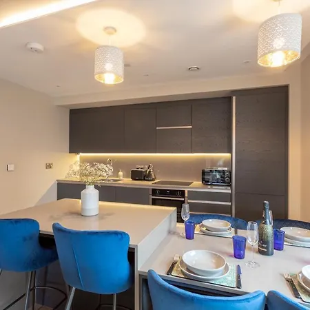 Luxury 2 Bedroom With Free Parking In The Heart Of Apartamento York