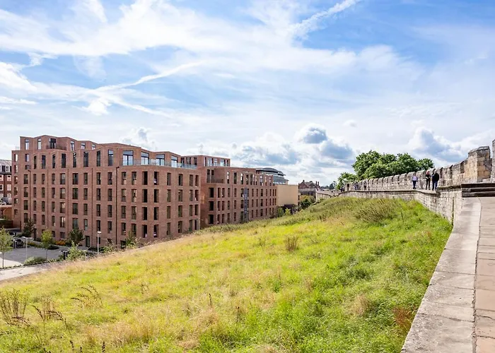 Luxury 2 Bedroom With Free Parking In The Heart Of York