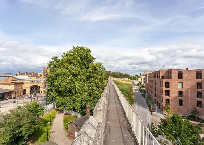 Apartment Luxury 2 Bedroom With Free Parking In The Heart Of *