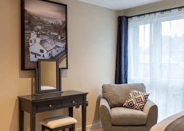 Luxury 2 Bedroom With Free Parking In The Heart Of Apartment York