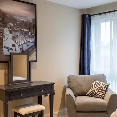 Luxury 2 Bedroom With Free Parking In The Heart Of Appartement York