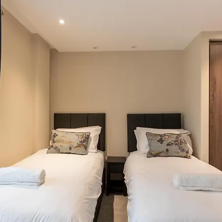 Luxury 2 Bedroom With Free Parking In The Heart Of Apartament York